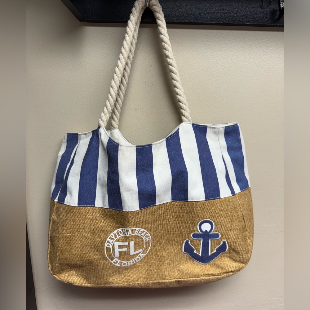 Pretty Daytona Beach market tote or beach bag with zipper. Large tote